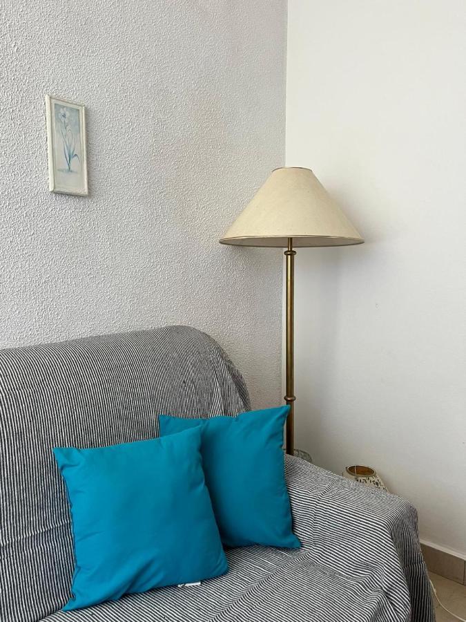 Apartment With Swimming Pool Jelsa  Exterior foto